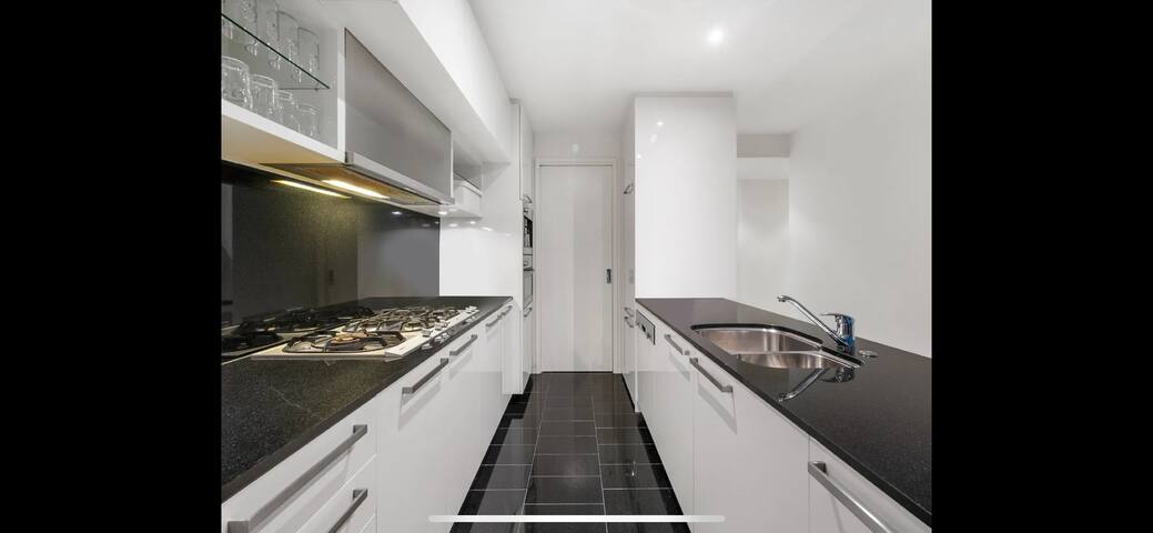 Treat Yourself @ Iconic Eureka gallery image 2