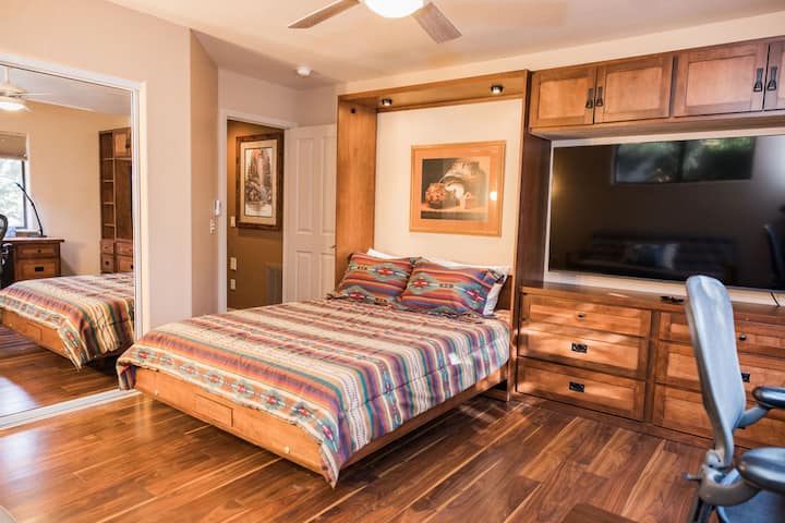 Chumba cha tatu cha kulala (Runinga/Ofisi/Chumba cha Kukaa)