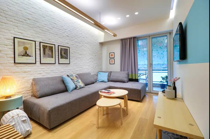 25 Guests: 3 Apts, Near Metro! gallery image 5