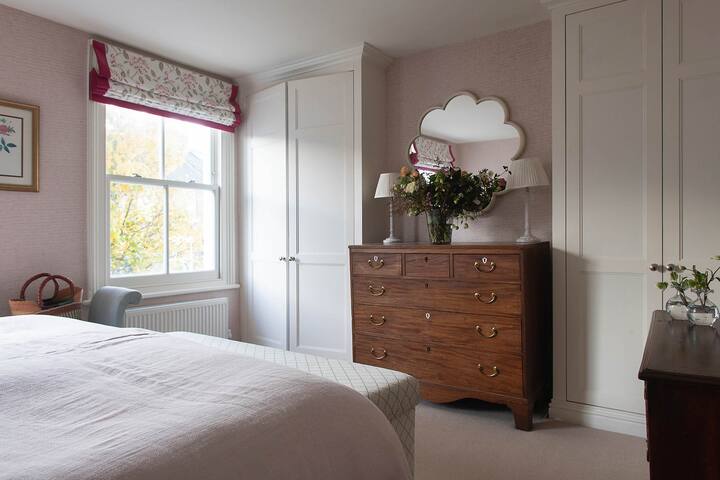 Beautiful house in Battersea gallery image 3