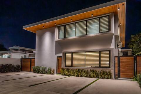 Emerald Haus-12Bd/6Bath-Sleeps 26,7min to Airport