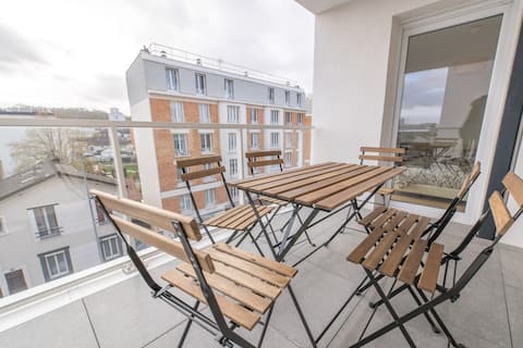 Modernity at the Portes de Paris with terrace
