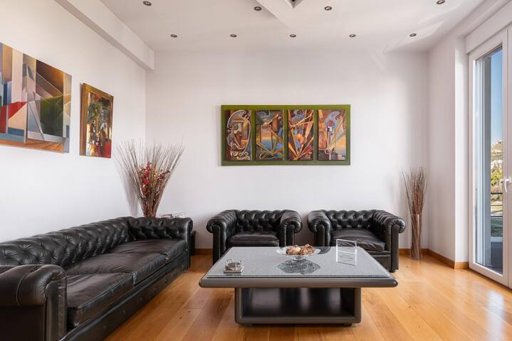 Acropolis Elegant Penthouse gallery image 5