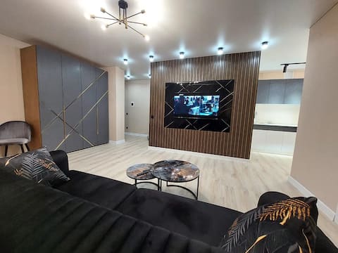 На набережной