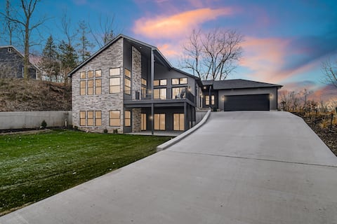 Newly Built in Culver-Lake Views