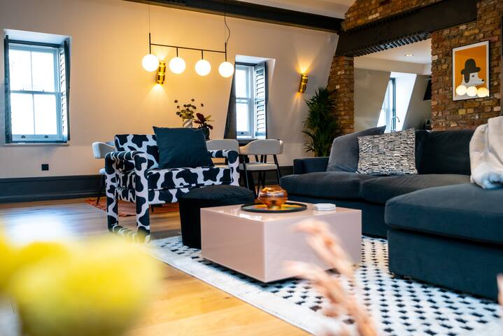 Stay Kula – Garrick Heights Luxury 3 Bed Penthouse gallery image 3