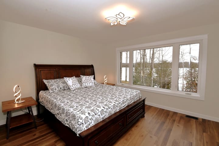 Master bedroom with lake view 