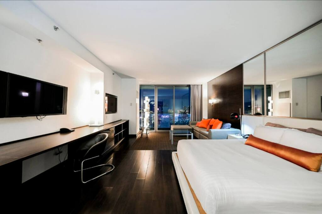VC33* Strip View Studio/No Resorts Fee/Lobby Bar
