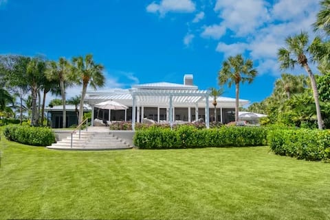 Gulf to Bay Casey Key home with Private Beach
