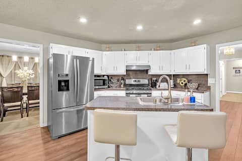 Home Near Airport, Restaurants & Motor Speedway