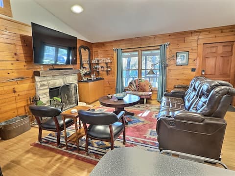 Popular Airbnb listing: Porches *Cozy Log Cabin* easy walk to Lake Travis in Texas