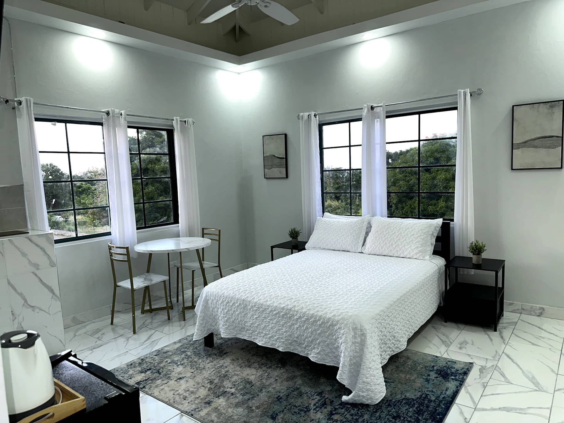 Solemn Suites Rm 9
