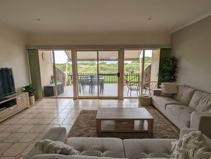 Pure Slice Of Beachfront Luxury! - Port Adelaide