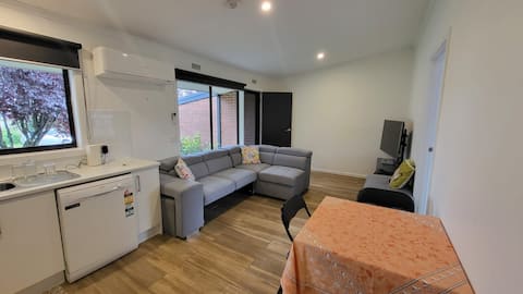 Cutie pie! Small and quiet house