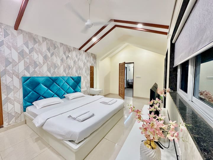 Master Bedroom 5 with En-suite Bathroom, Private Terrace with sit-out and Sea View