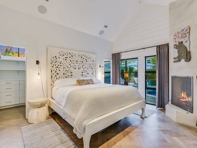 Frog + Lily Pad gallery image 2