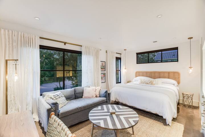 Frog + Lily Pad gallery image 5