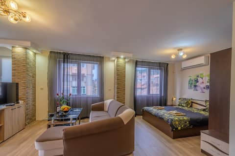 Cozy&Delightful Apart | AUBG | Free Garage Parking
