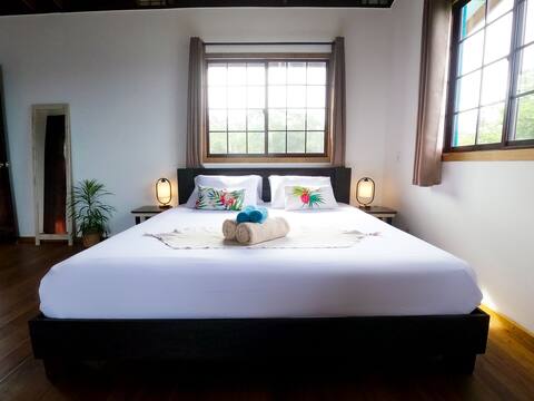 Deluxe Double Room - King size bed - Sea view