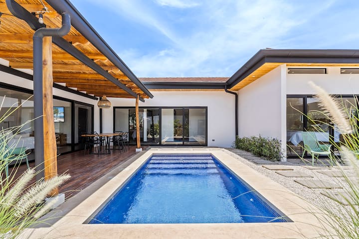 Outer Reef Properties managed Airbnb listing 2