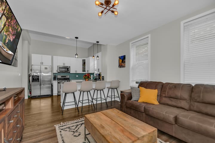 Cozy Train Vibes + Rare Parking x3