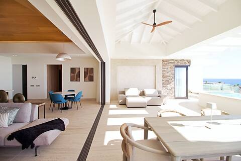 Spectacular & Stylish Luxury Penthouse @ The Ridge