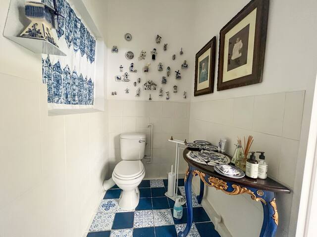 Quirky, artists dream – magnificent mountain views gallery image 5