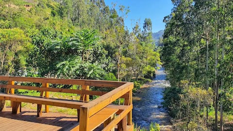 Airbnb em destaque: House overlooking a waterfall em Anitápolis