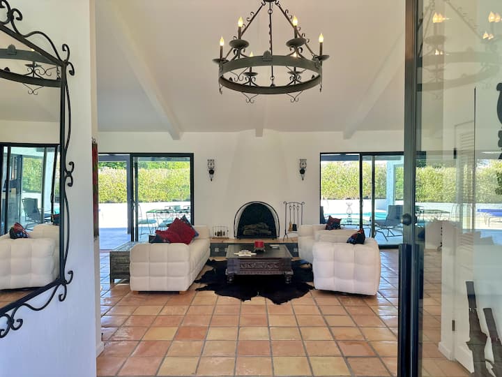 Casa Caliente: A Mid-century Hacienda - Palm Springs, CA