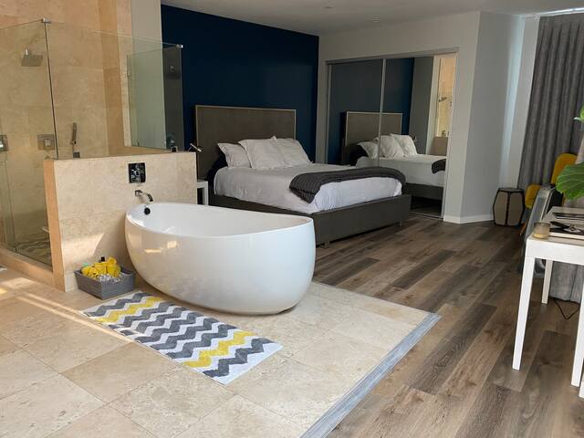 Luxury loft Penthouse live-work modern DTLA views gallery image 4