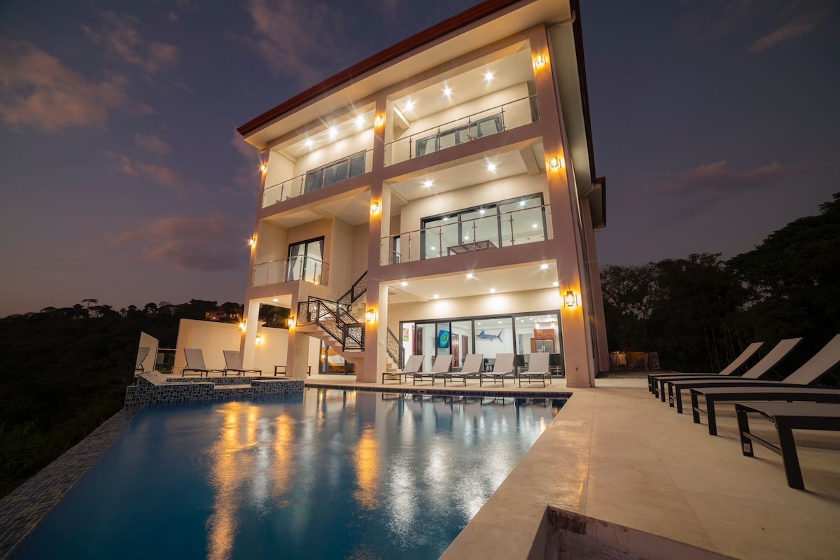 Casa Maverick villa in Jacó, Costa Rica