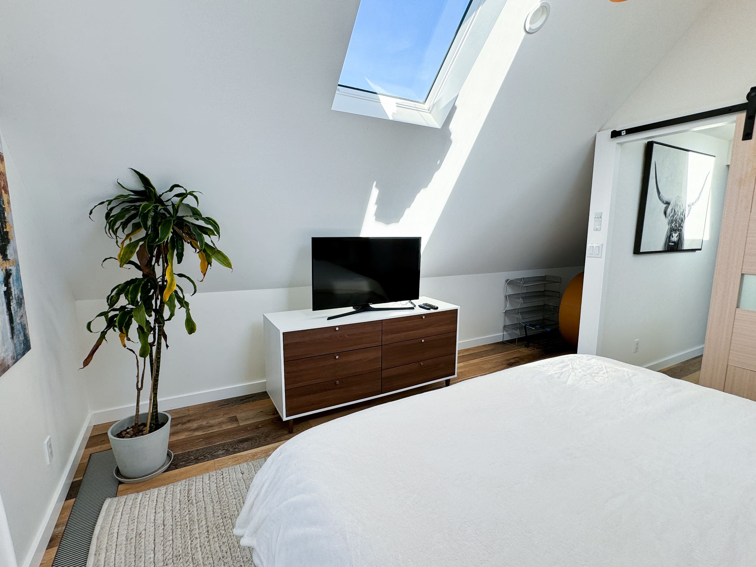 Home in San Francisco · ★4.95 · 3 bedrooms · 3 beds · 2 baths - Image 17