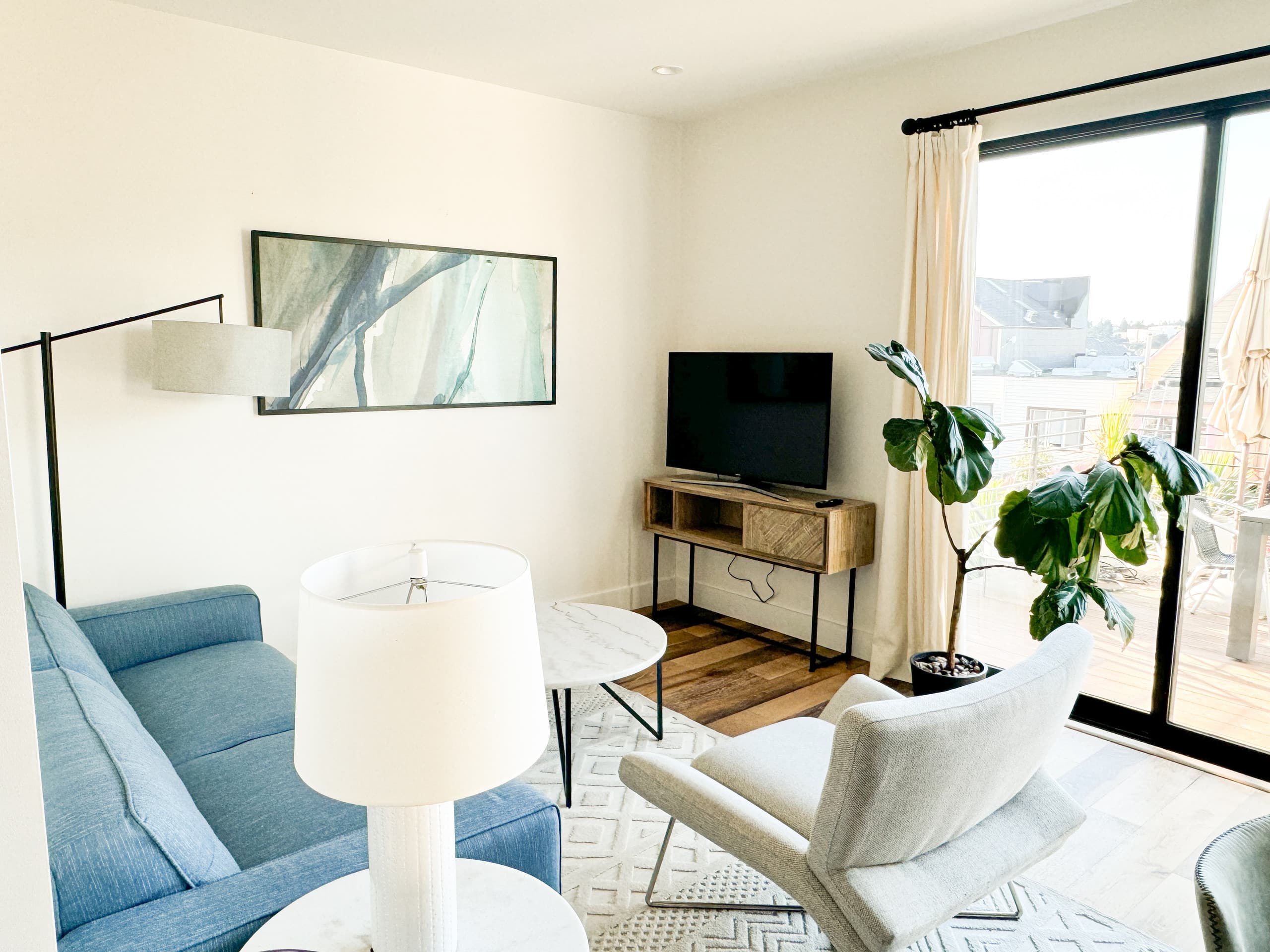 Home in San Francisco · ★4.95 · 3 bedrooms · 3 beds · 2 baths - Image 2
