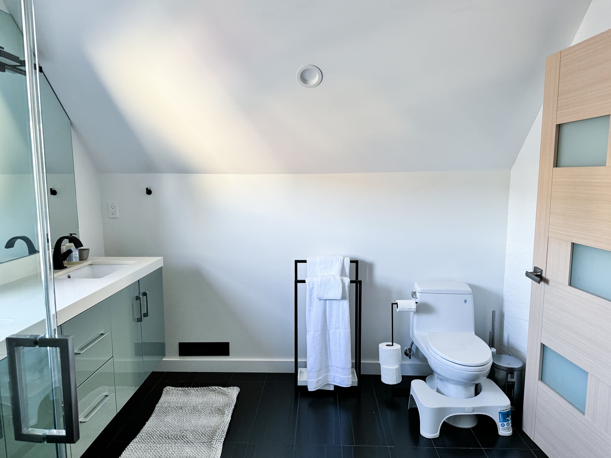 Home in San Francisco · ★4.95 · 3 bedrooms · 3 beds · 2 baths - Image 28