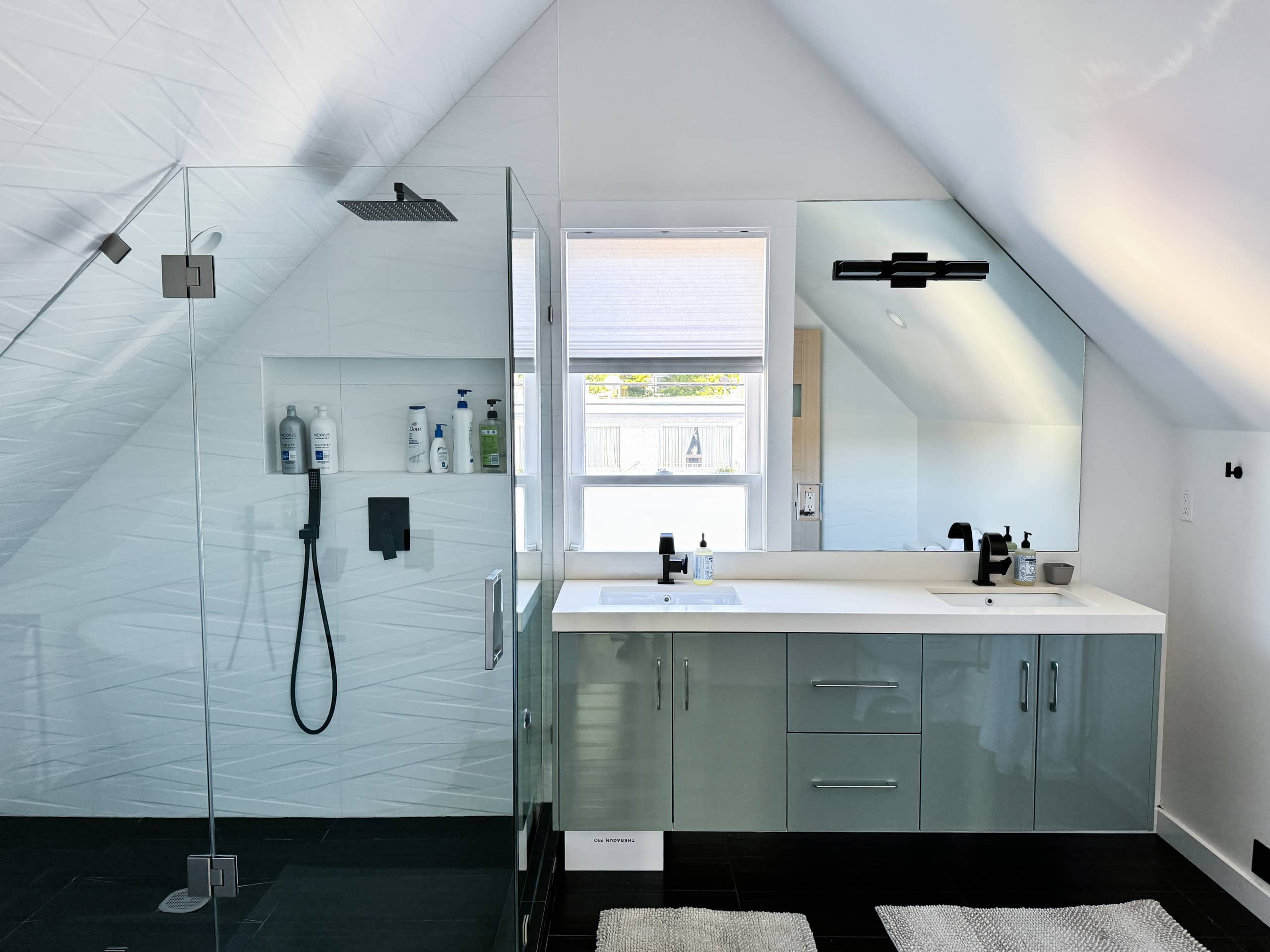 Home in San Francisco · ★4.95 · 3 bedrooms · 3 beds · 2 baths - Image 26