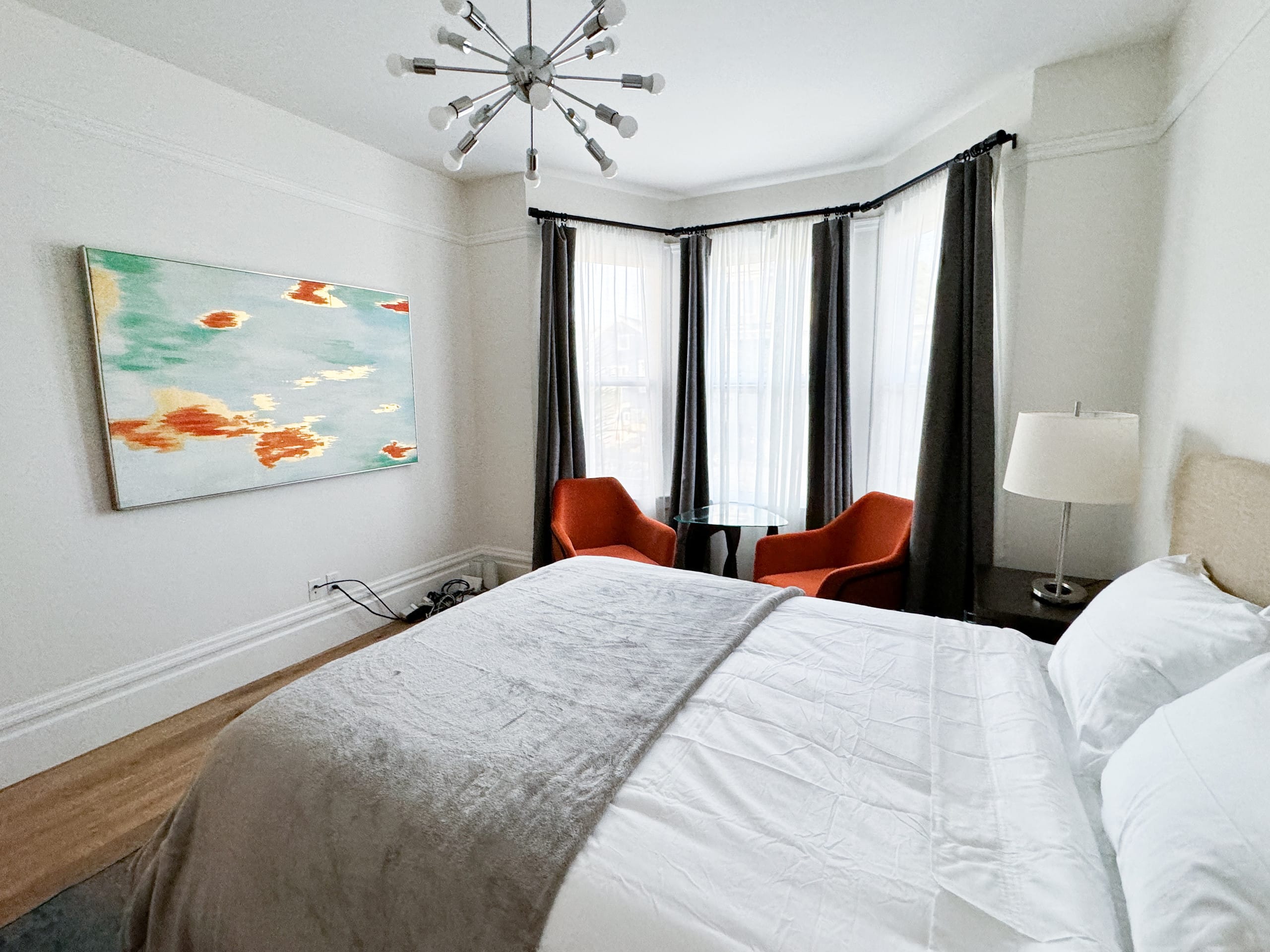 Home in San Francisco · ★4.95 · 3 bedrooms · 3 beds · 2 baths - Image 14