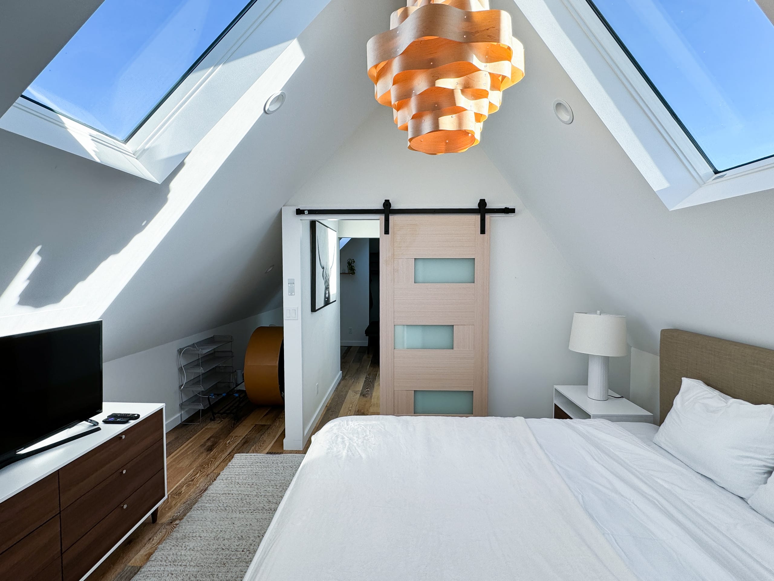 Home in San Francisco · ★4.95 · 3 bedrooms · 3 beds · 2 baths - Image 18