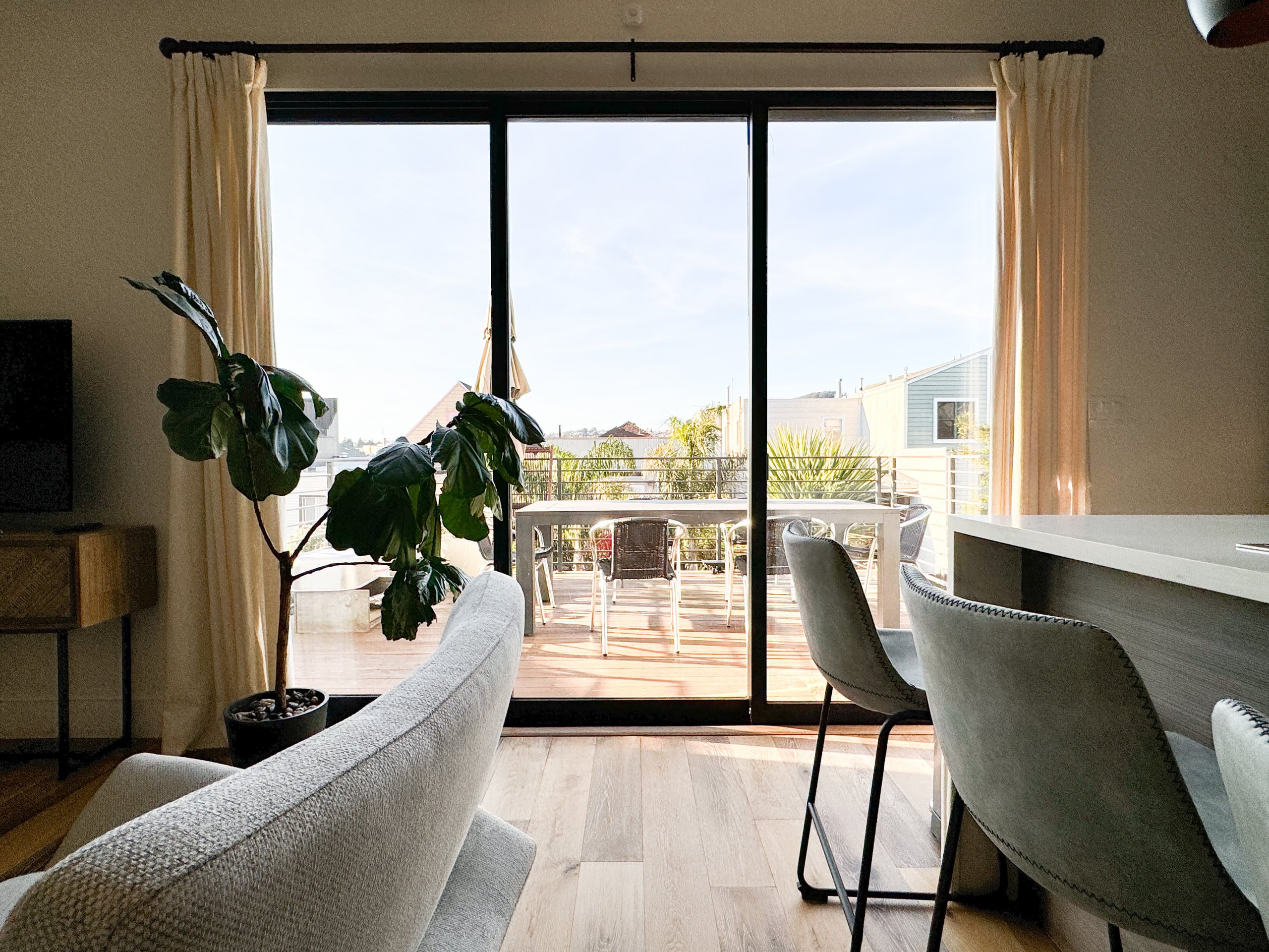 Home in San Francisco · ★4.95 · 3 bedrooms · 3 beds · 2 baths - Image 4