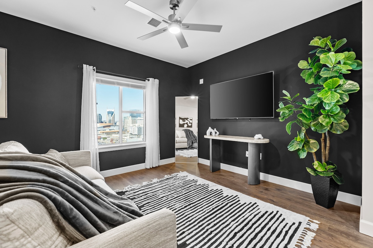 Midnight Manor Penthouse Suite The Gulch - Apartments for Rent in