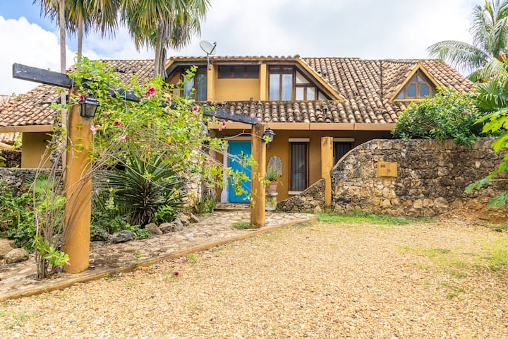 Colonial Villa in Tucacas