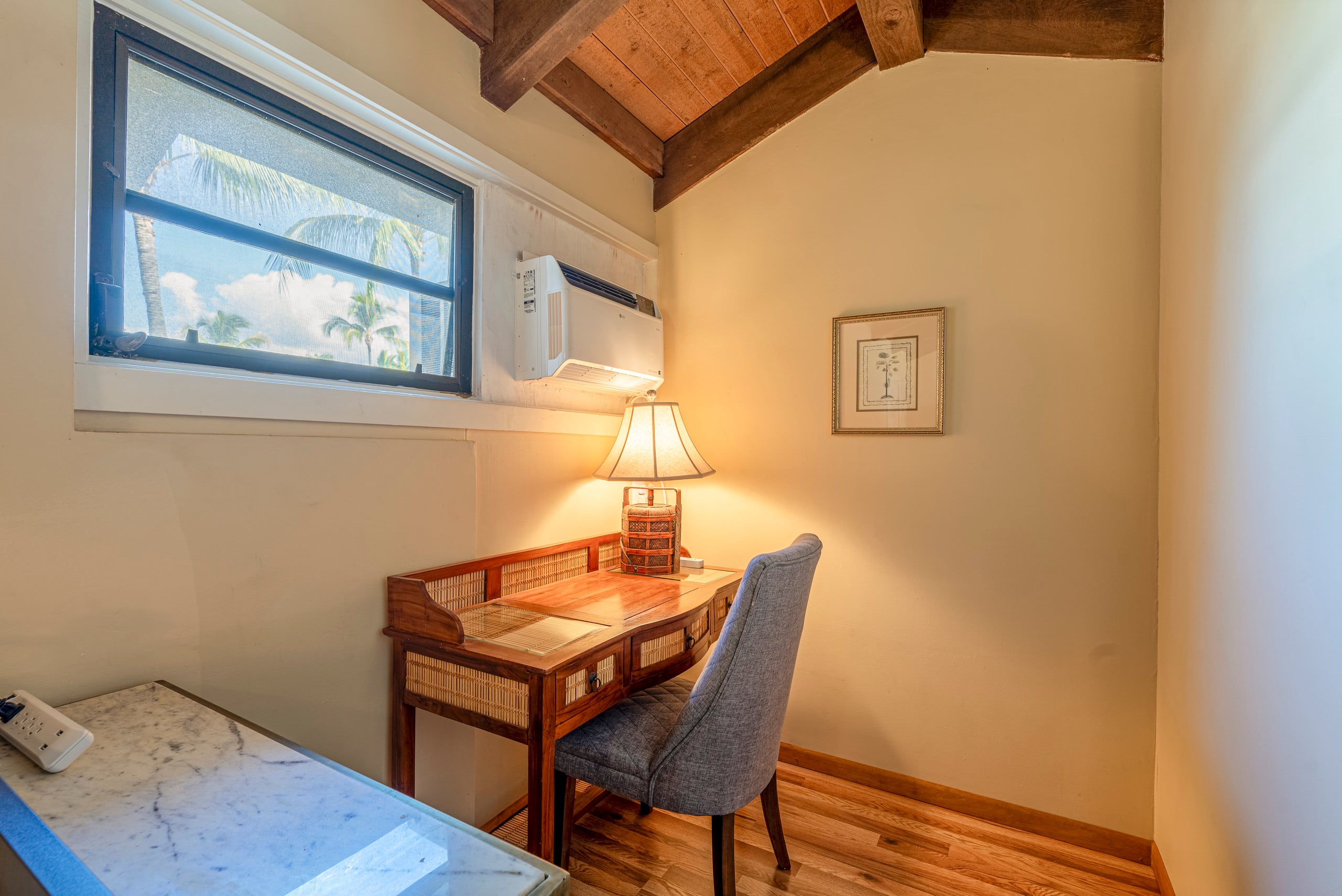 Luxury Oceanside Stay! - Image 19