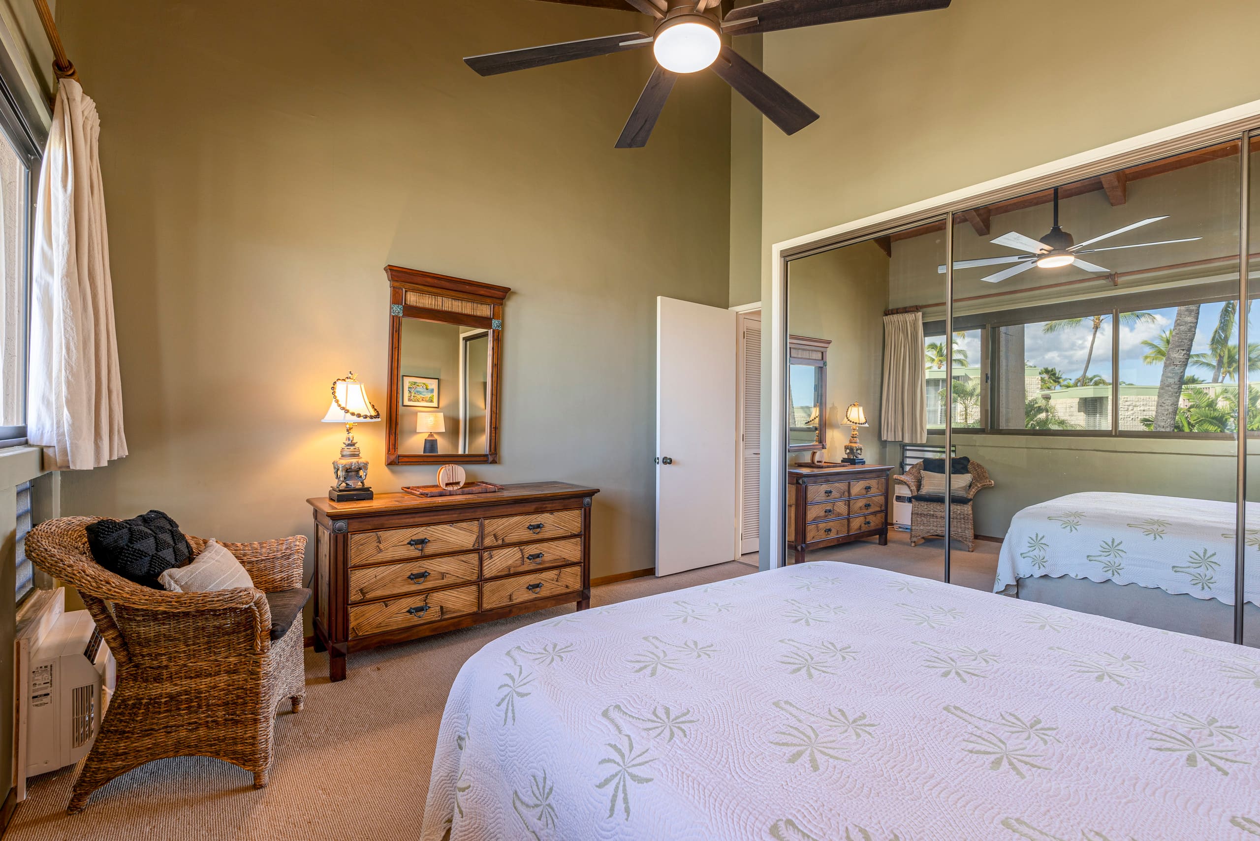 Luxury Oceanside Stay! - Image 12
