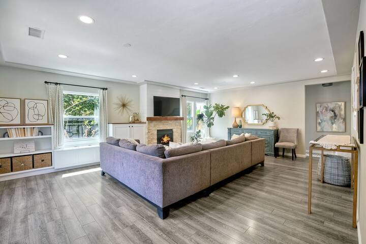 Spacious property 4Large Groups near Downtown gallery image 3