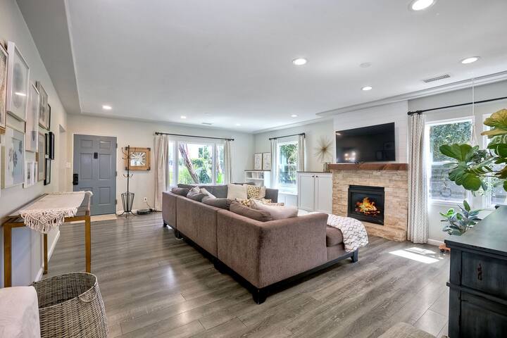 Spacious property 4Large Groups near Downtown gallery image 4