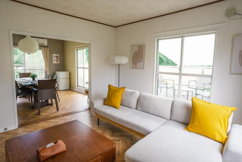 1 building, 6LDK [5-minute walk from the station] 2-story building/projector/family trip/large balco