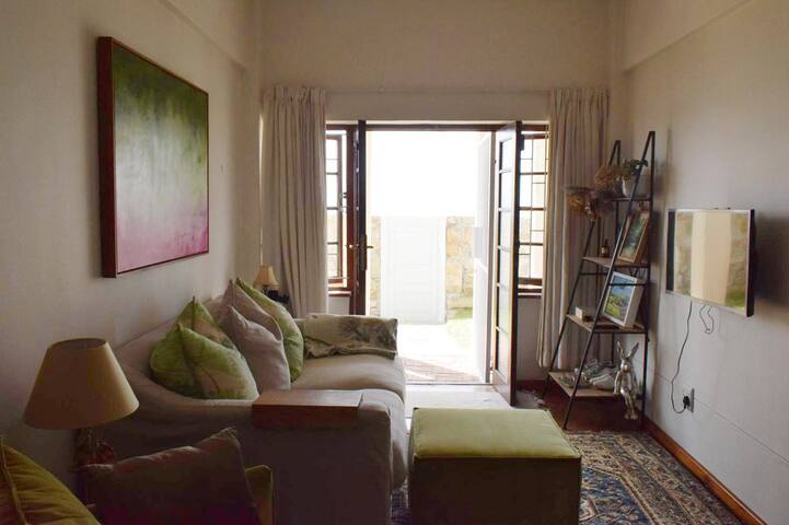 Periwinkle Cottage gallery image 3