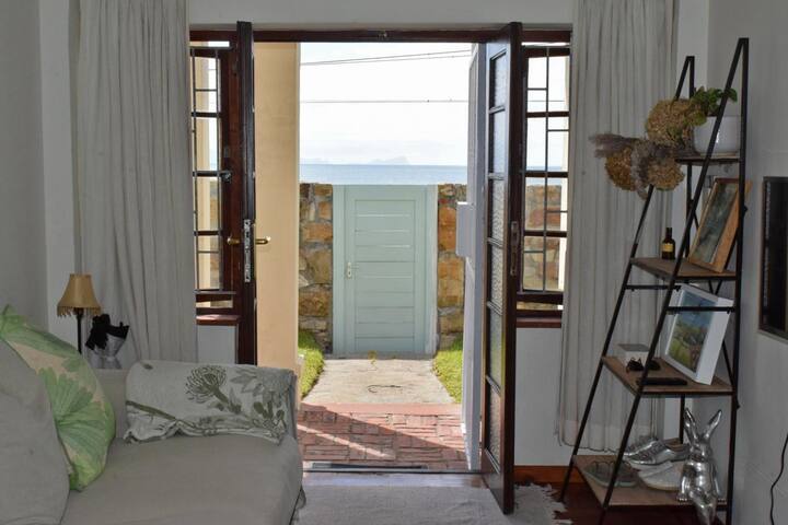 Periwinkle Cottage gallery image 4