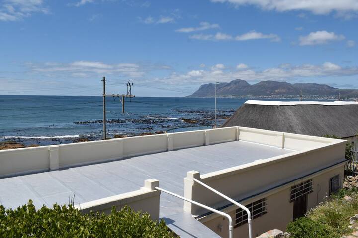 Periwinkle Cottage gallery image 2