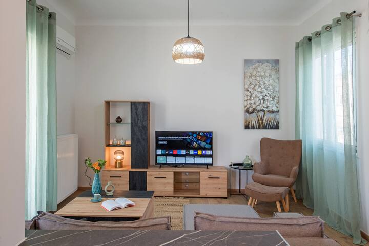 Plaka managed Airbnb listing 2