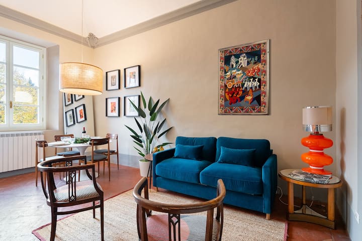 Stunning central apartment in antique Villa XII